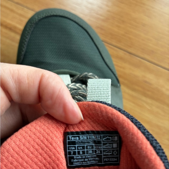 Teva Grandview GTX - Hiking Boots - Women Size 7 - Picture 7 of 8